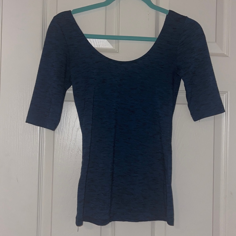 Garage size small mid-sleeved dark blue top 🦋